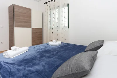 Sunny Elegant Apartments in Trogir - Standard...