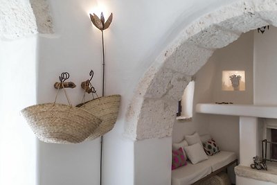 Fantastica trullo con piscina vicino Cisterni...