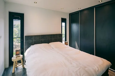 Nachhaltig gebauter Bungalow zwischen 2...