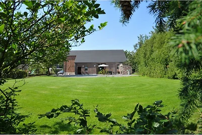 Ferienhaus in Petithan mit Garten