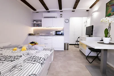Piran Downtown Chic and Cozy Apartments - Cla...