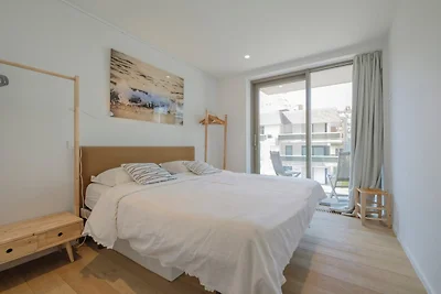 Elegante Wohnung mit seitlichem Meerblick