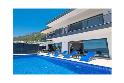 Villa a Kalkan con piscina