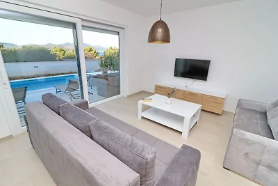 Villa E & D - Four Bedroom Villa with Pool an...