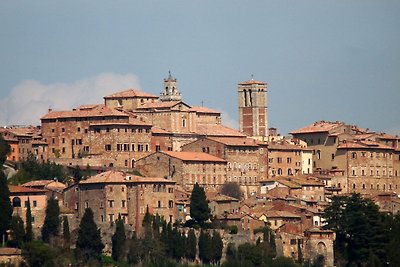 Incantevole casale con piscina in comune