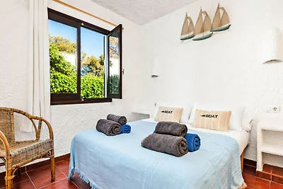 Wohnung in Cala Blanca mit Pool & BBQ