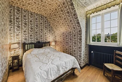 Haus in Louannec in der Nähe der rosa...