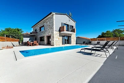 Villa in Kanfanar mit Schwimmbecken