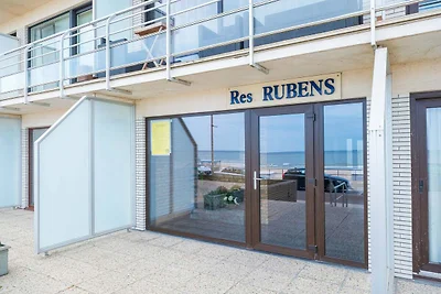 Studio op 5e verdieping aan zee