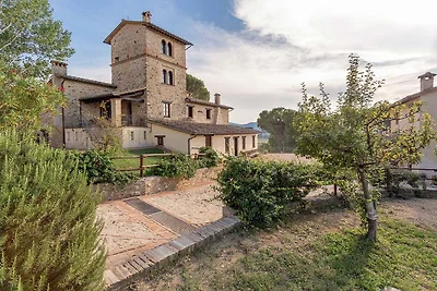 Appartamento di Charme a Montone con Giardino