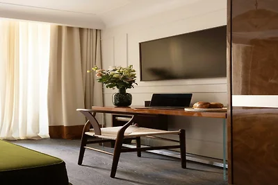 Palais Bourbon Hotel – Zimmer 33 – 2P –...