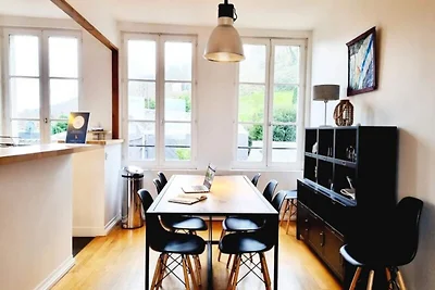 Parcheggio con vista sulla baia della Senna P...