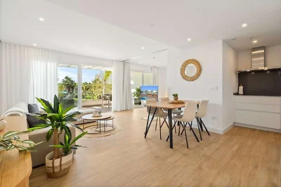 Stylish 2-Bed Apartment - ALCAZABA LAGOON...