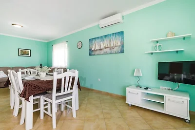 Holiday Home Villa Ksenija - Six Bedroom Holi...