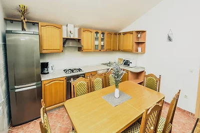 Rustige villa met 5 slaapkamers nabij Biograd