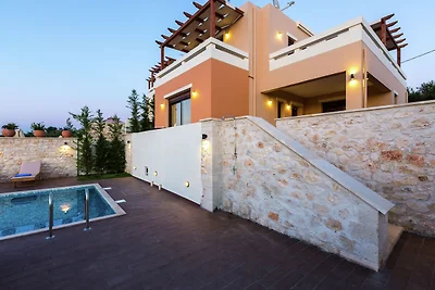 Villa in Arkadi mit Panoramapool