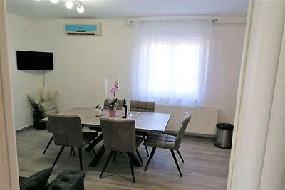 Apartment Ivica - Three Bedroom Apartment wit...
