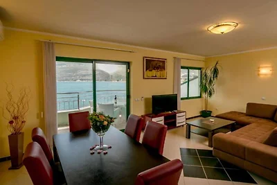 Amor Residence - Two Bedroom Apartment with T...