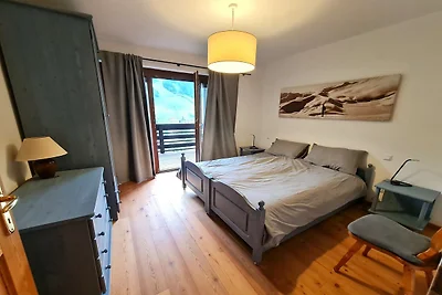 Apartment mit Balkon und Bergblick
