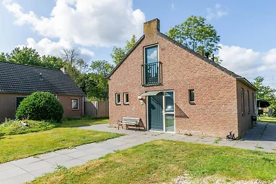 Ruhiges Waldpark-Haus in Ewijk