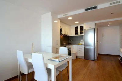 Apartment für vier Personen mit Swimmingpool