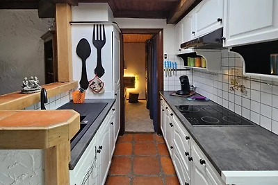 Bauernhaus in Belgien mit grünem Garten