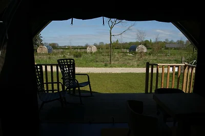 Luxuriöses Zelthaus mit Infrarotsauna