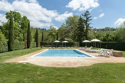 Üppige Wohnung in Lucignano mit Pool