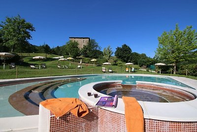 Spacious Mansion in Apecchio with Pool