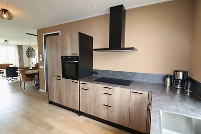 Elegante villa frisia con jardín
