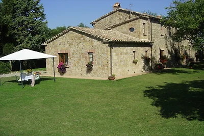 Rustikales Bauernhaus in Proceno mit Pool