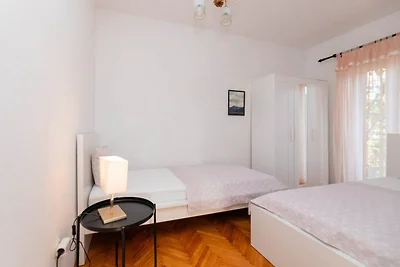 Apartments Martić - Four Bedroom Apartment wi...