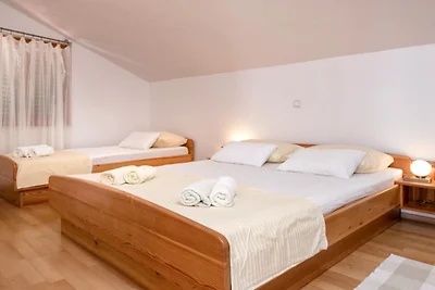 Dolac Green Side Apartments - Two Bedroom Apa...