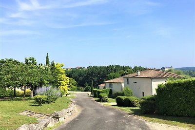 Villa mit Terrasse im ländlichen Chalais