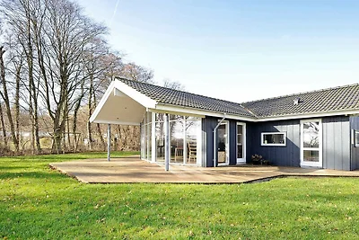 8 Personen Ferienhaus in Sjølund