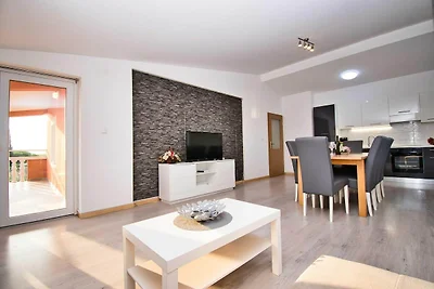 Ferienhaus mit Pool in Visocane