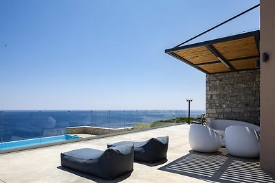 Seafront luxury villa,infinity pool & devine...