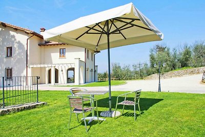 Verlockende Wohnung in Lamporecchio-ehemals T...