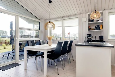 4 Sterne Ferienhaus in Væggerløse-By Traum