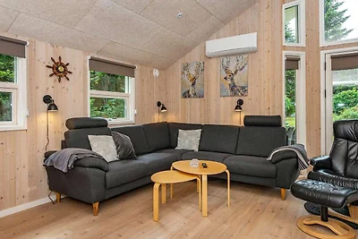 6 person holiday home in Oksbøl