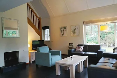 Villa in Beekbergen mit Terrasse