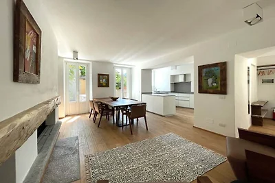 Plac Kościoła||Cannero Riviera