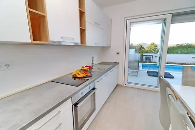 Villa E & D - Four-Bedroom Villa with Pool an...