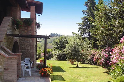 Wohnung in Volterra mit Garten