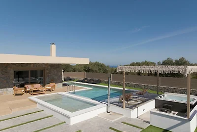 Luxusvilla mit Whirlpool für 9 Personen