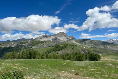 Wohnung in Allos mit Bergblick