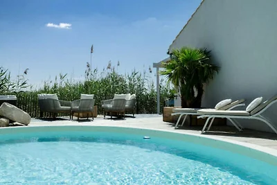 Villa in Aigues-Mortes mit Pool & Blick