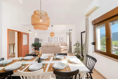 Five Bedroom Villa With Pool