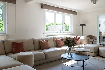 Beheizter Pool und Zugang zum Strand