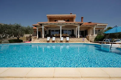 Villa Clara con piscina a Kozino vicino al...